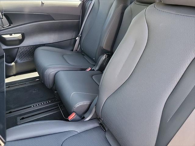 new 2025 Kia Carnival car, priced at $50,178