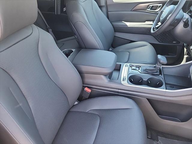 new 2025 Kia Carnival car, priced at $50,273