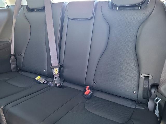 new 2025 Kia Carnival car, priced at $50,178