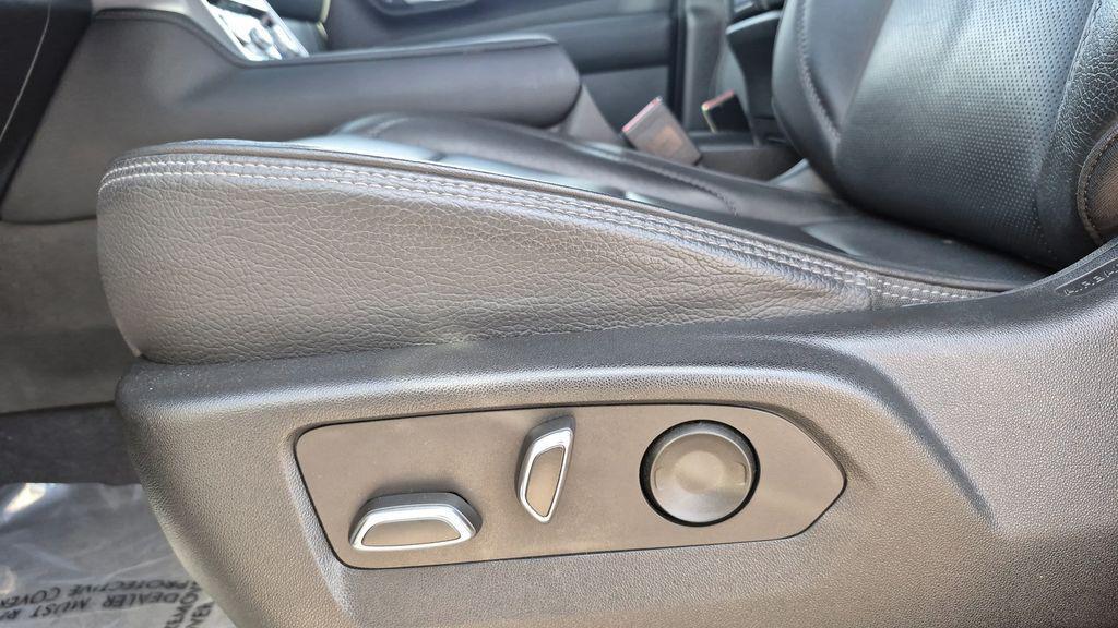 used 2022 GMC Yukon car, priced at $60,000