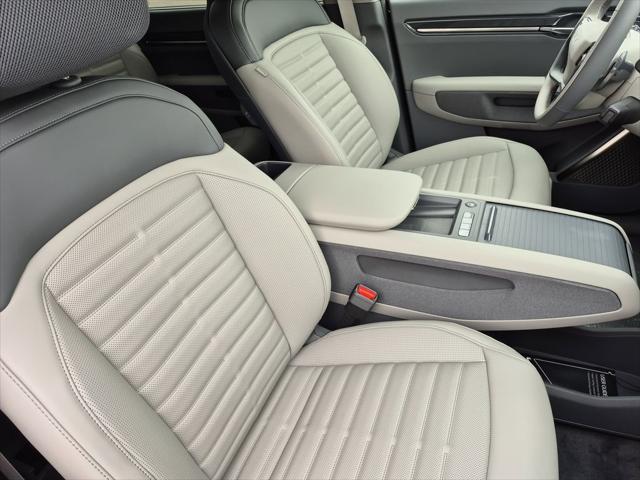 new 2026 Kia EV9 car, priced at $59,954