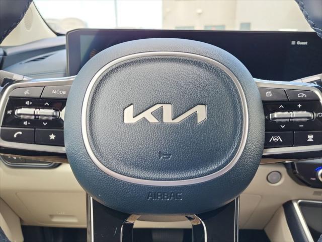 new 2025 Kia Carnival car, priced at $40,612