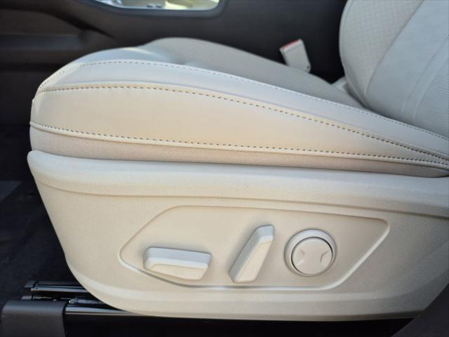 new 2025 Kia Sorento Hybrid car, priced at $40,459