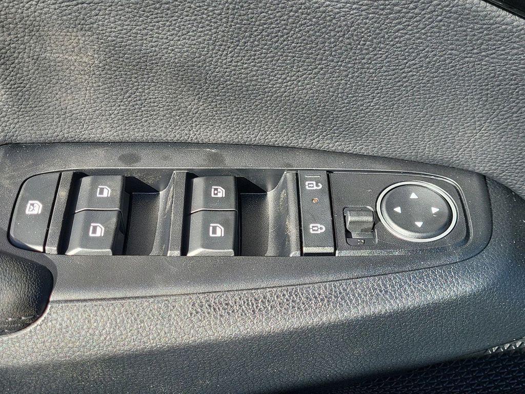 new 2025 Kia Seltos car, priced at $26,136