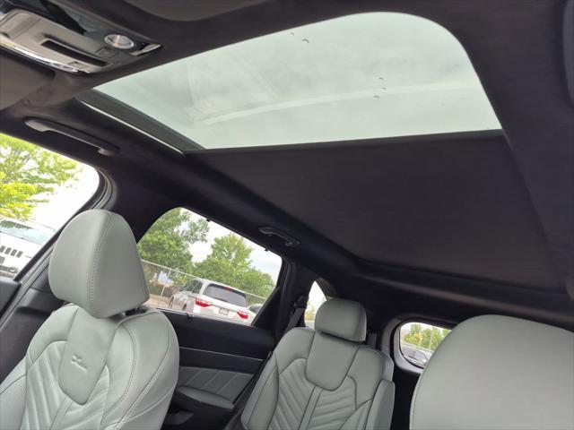 new 2025 Kia Sorento car, priced at $44,678