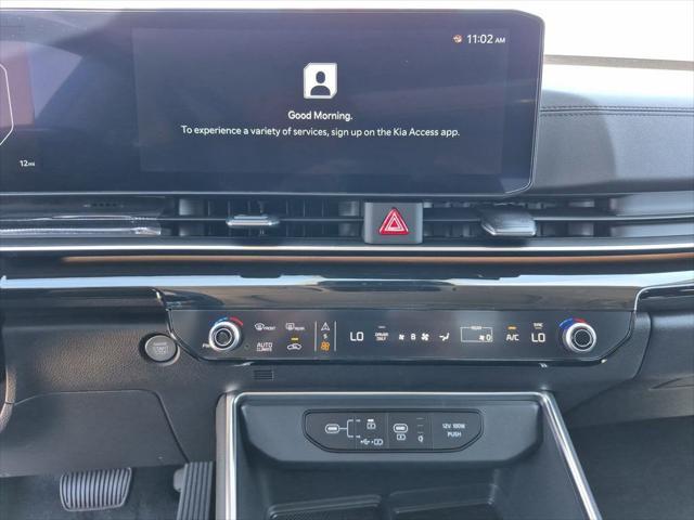 new 2026 Kia Carnival Hybrid car, priced at $55,819