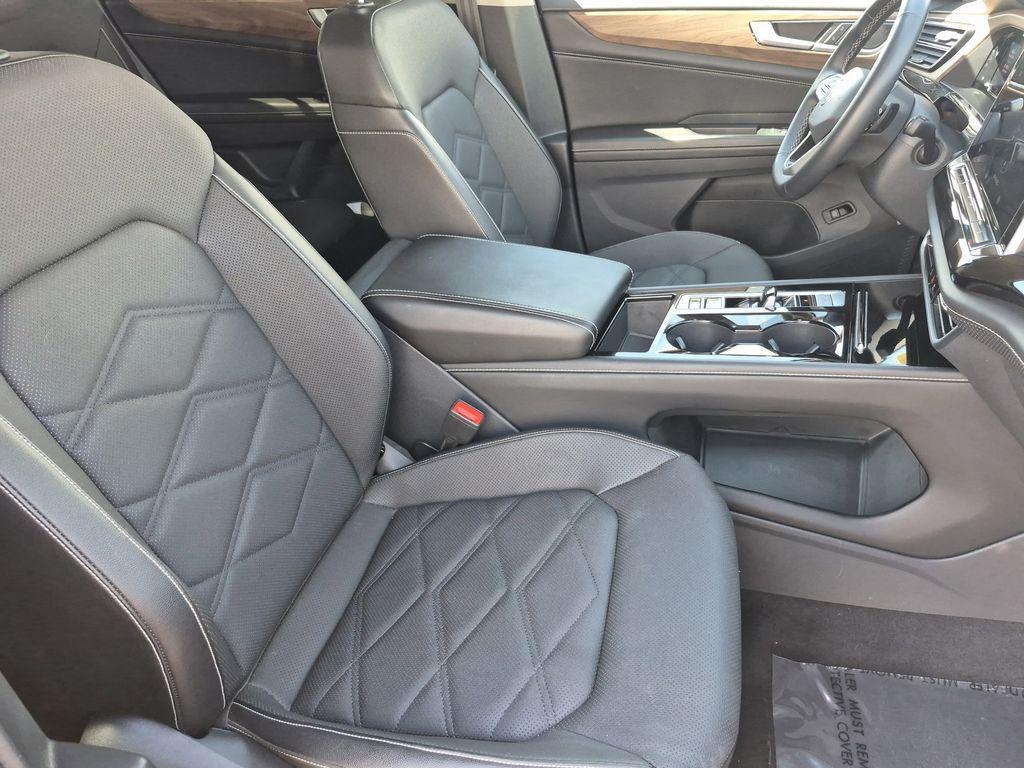 used 2024 Volkswagen Atlas car, priced at $31,987