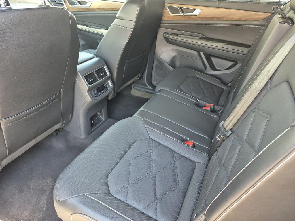 used 2024 Volkswagen Atlas car, priced at $31,987