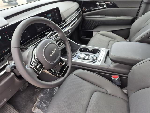 new 2025 Kia Carnival Hybrid car, priced at $50,075