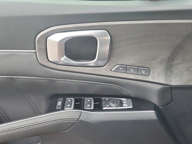 new 2025 Kia Sorento car, priced at $44,040