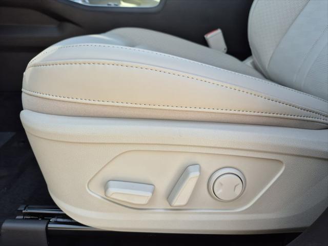 new 2025 Kia Sorento Hybrid car, priced at $40,037