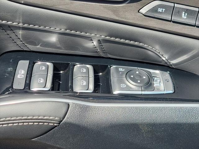new 2025 Kia Sorento car, priced at $45,613