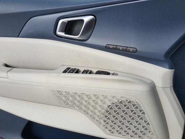 new 2025 Kia Carnival Hybrid car, priced at $47,418