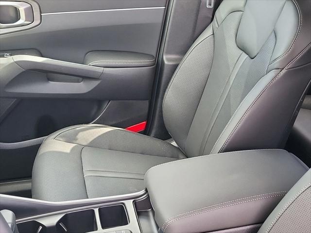 new 2025 Kia Sorento car, priced at $38,086