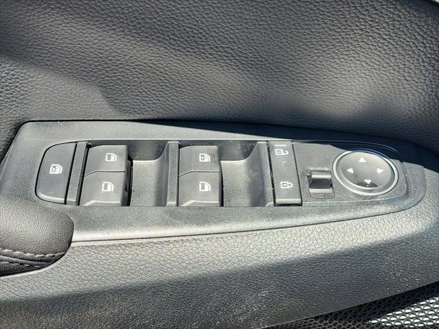new 2025 Kia Seltos car, priced at $27,887