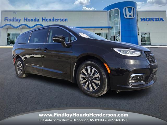 used 2024 Chrysler Pacifica Hybrid car, priced at $33,984