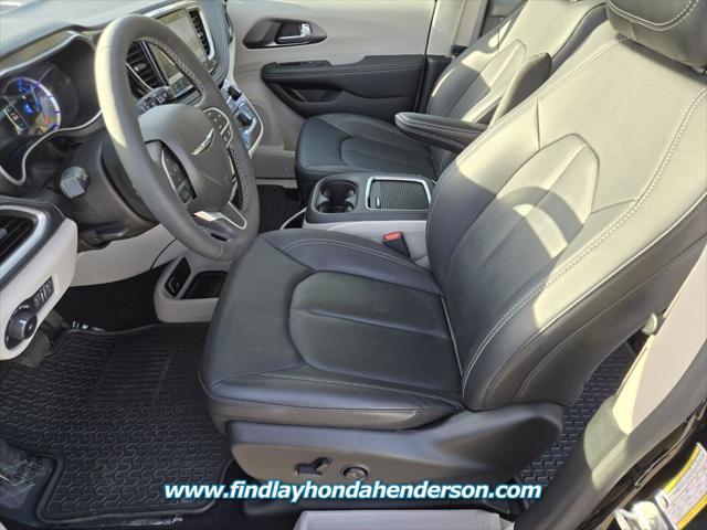 used 2024 Chrysler Pacifica Hybrid car, priced at $33,984