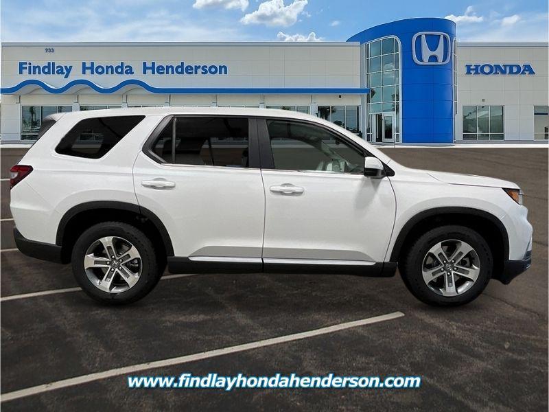 new 2025 Honda Pilot car, priced at $47,550