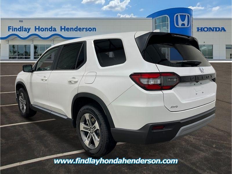 new 2025 Honda Pilot car, priced at $45,182