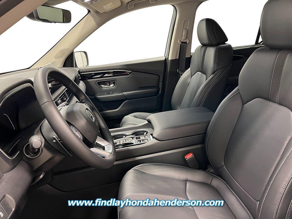 new 2025 Honda Pilot car, priced at $48,220