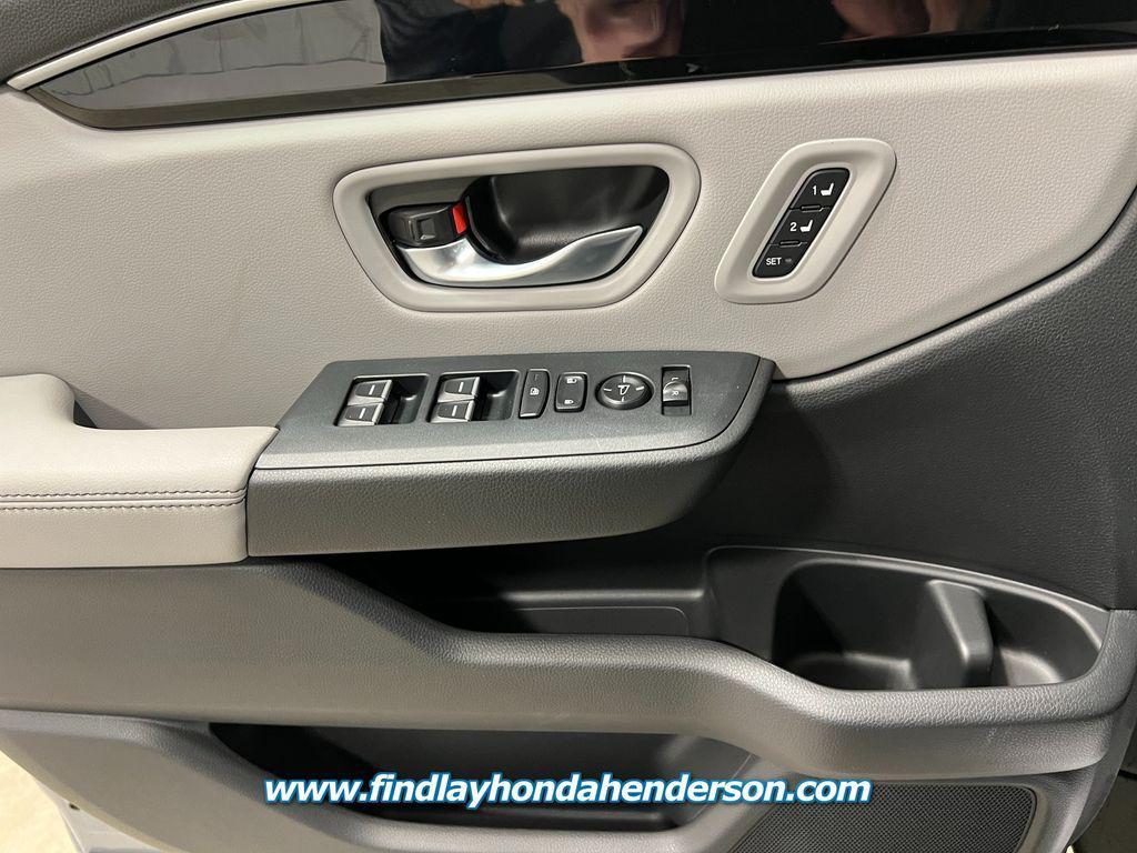 new 2025 Honda Pilot car, priced at $47,550