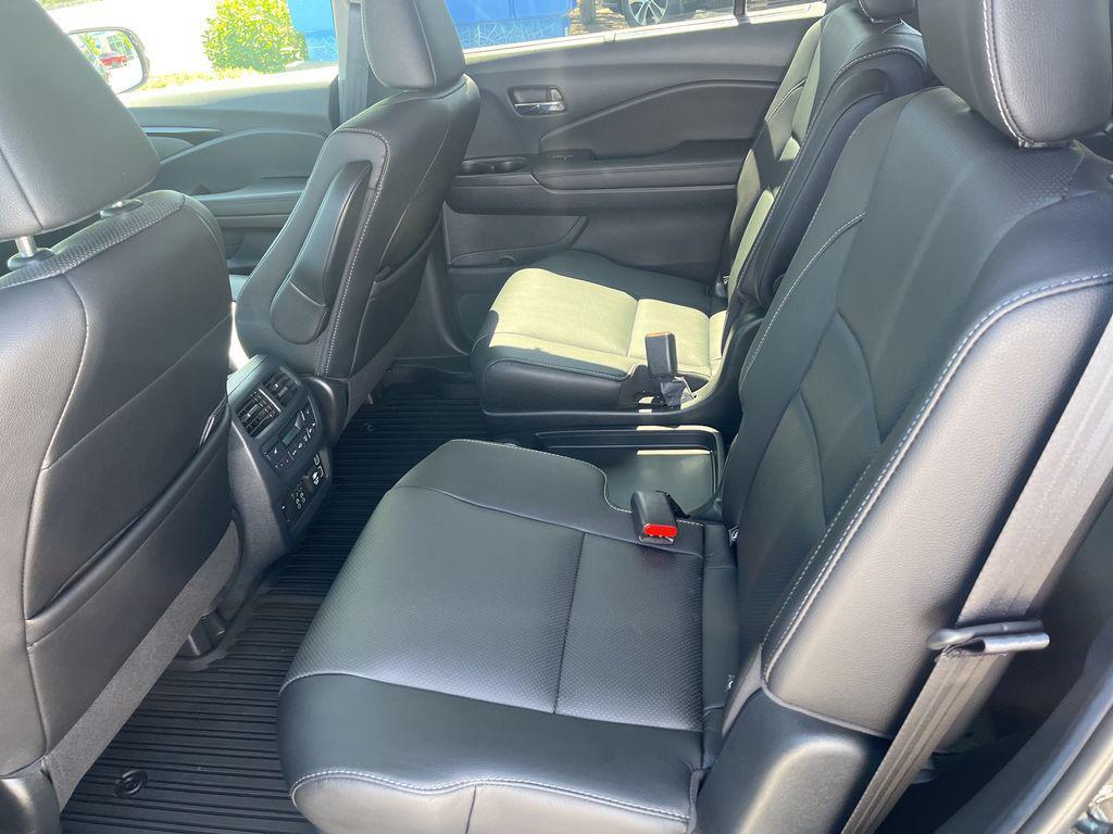 used 2022 Honda Pilot car, priced at $38,984