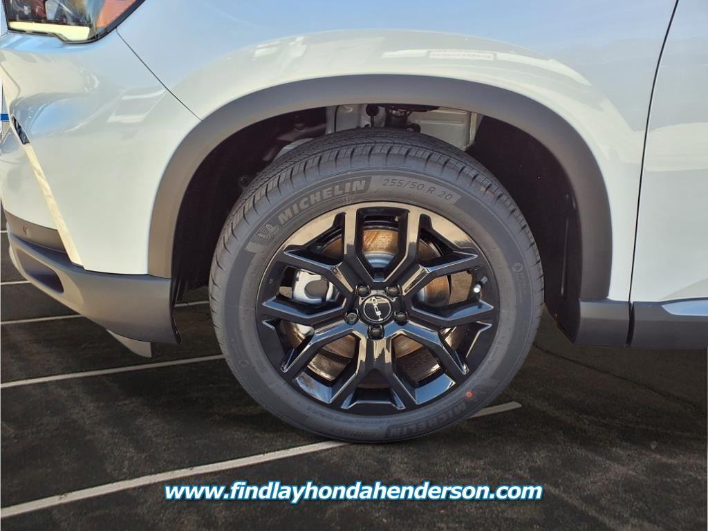 new 2025 Honda Pilot car, priced at $51,305