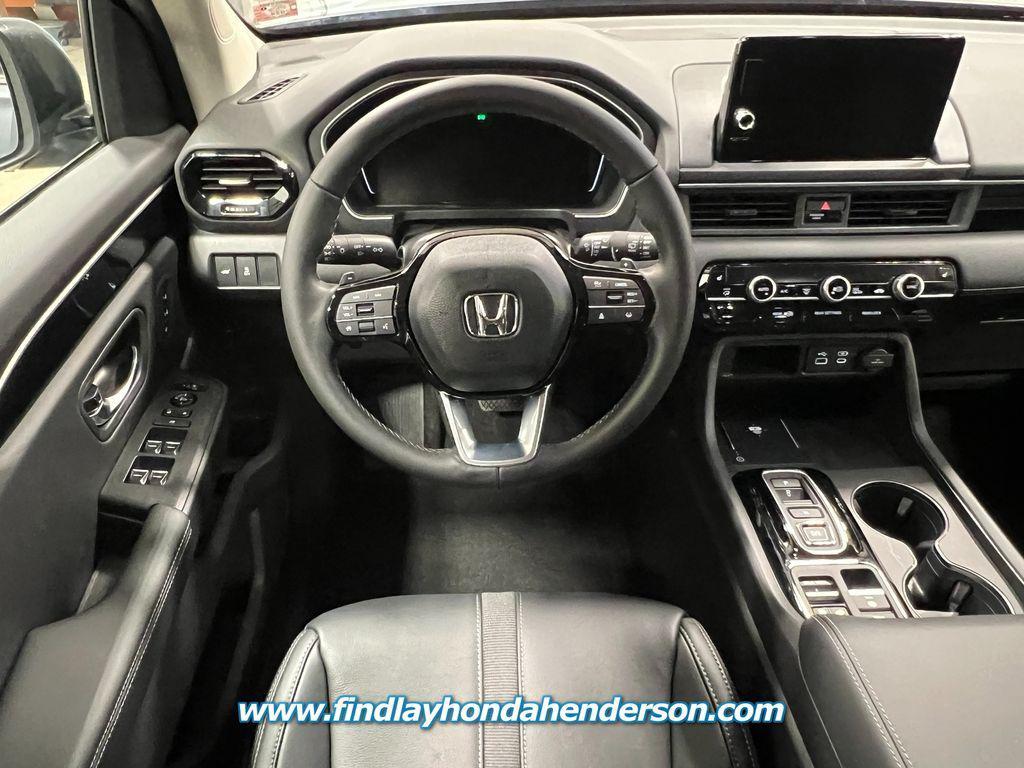new 2025 Honda Pilot car, priced at $44,756