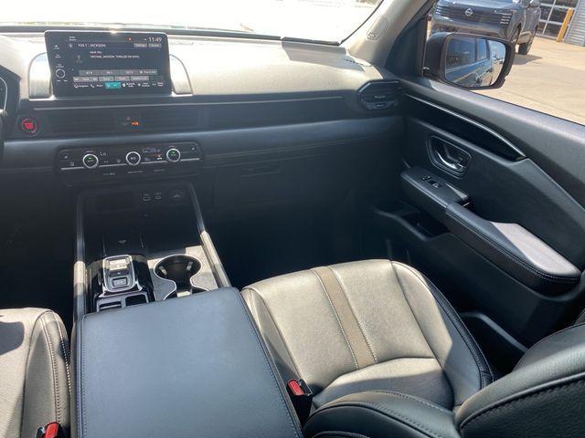 used 2023 Honda Pilot car, priced at $42,993