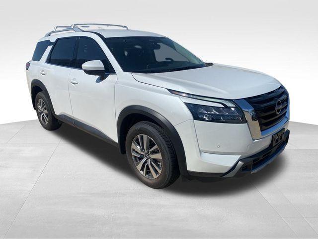 new 2025 Nissan Pathfinder car, priced at $42,015
