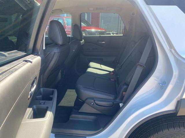 new 2025 Nissan Pathfinder car, priced at $42,015