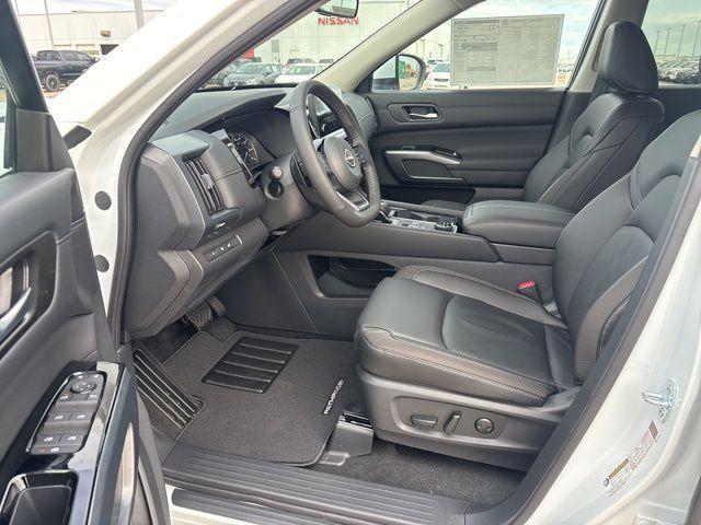 new 2025 Nissan Pathfinder car, priced at $41,985