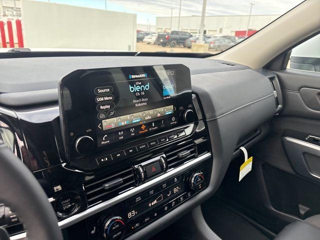 new 2025 Nissan Pathfinder car, priced at $41,985