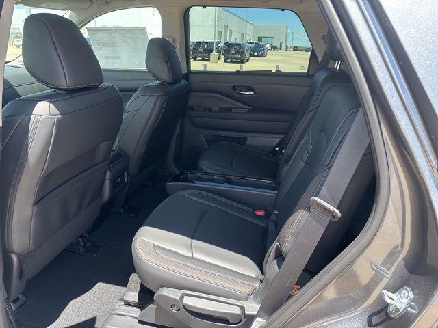 new 2025 Nissan Pathfinder car, priced at $47,555