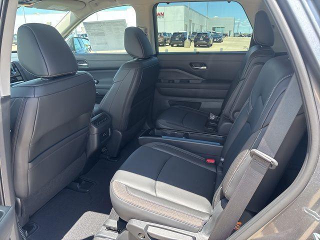 new 2025 Nissan Pathfinder car, priced at $47,555