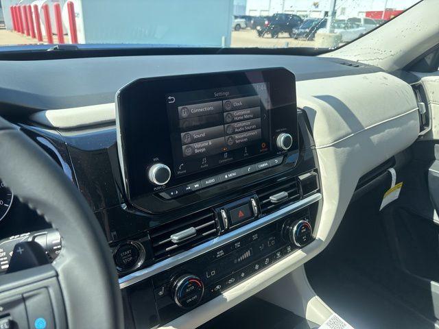 new 2025 Nissan Pathfinder car, priced at $38,555