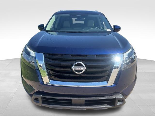new 2025 Nissan Pathfinder car, priced at $38,555