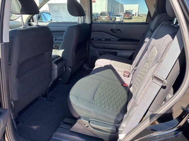 new 2025 Nissan Pathfinder car, priced at $39,375