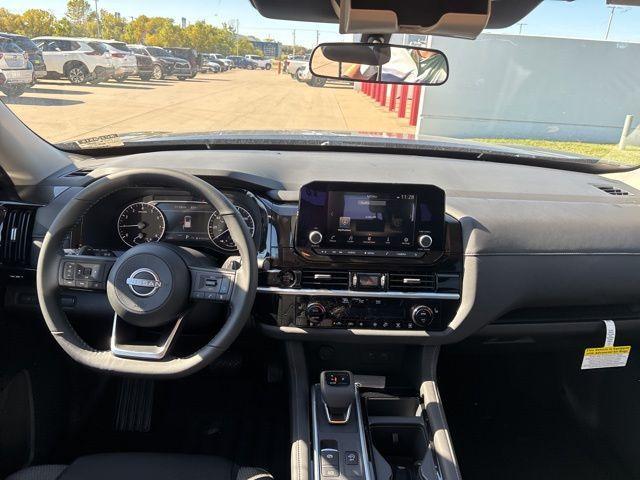 new 2025 Nissan Pathfinder car, priced at $39,375