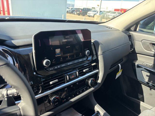 new 2025 Nissan Pathfinder car, priced at $39,375