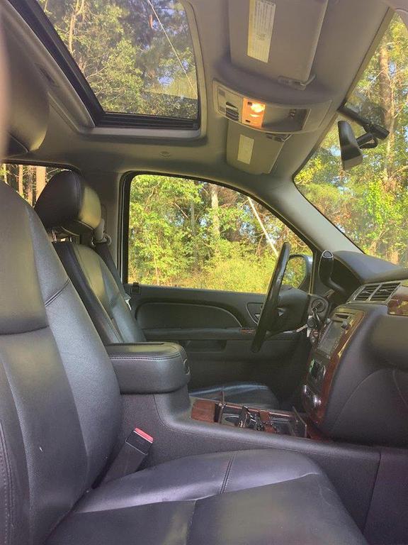 used 2014 Chevrolet Suburban car, priced at $14,995