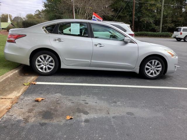 used 2015 Nissan Altima car