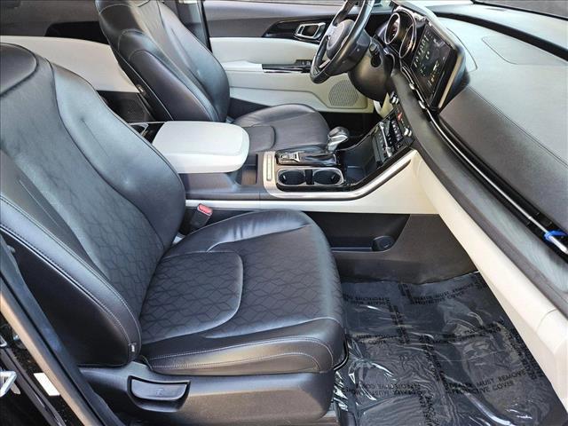 used 2023 Kia Carnival car, priced at $30,984