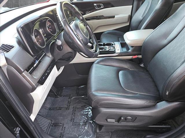 used 2023 Kia Carnival car, priced at $30,984