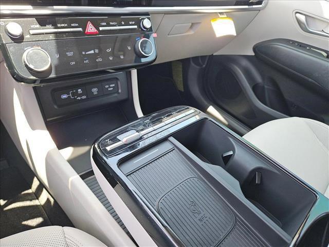 new 2025 Hyundai TUCSON Hybrid car, priced at $38,935