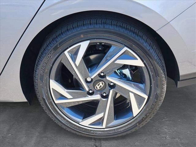 new 2025 Hyundai Elantra car, priced at $31,074