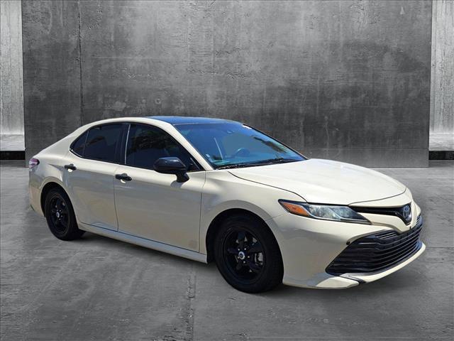 used 2018 Toyota Camry Hybrid car, priced at $19,116