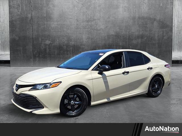 used 2018 Toyota Camry Hybrid car, priced at $19,116