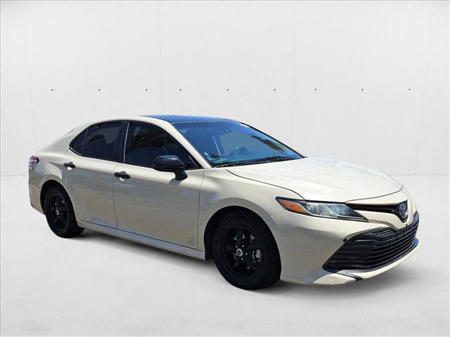 used 2018 Toyota Camry Hybrid car, priced at $19,116