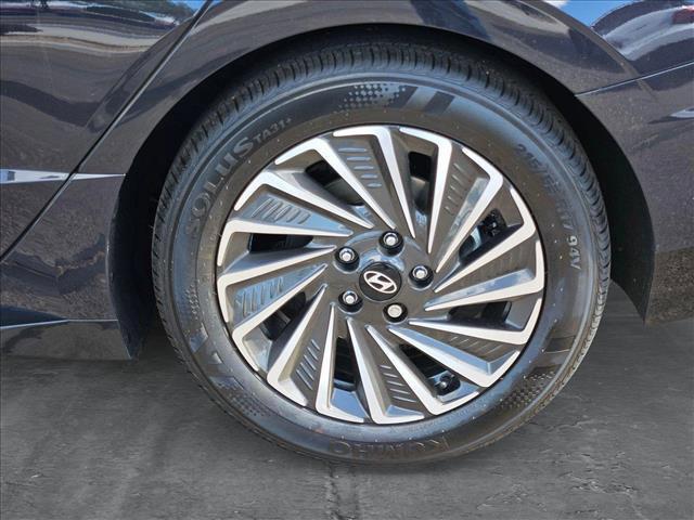 new 2025 Hyundai Sonata Hybrid car, priced at $38,570